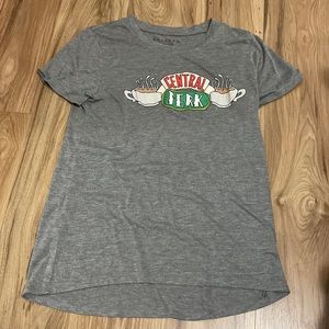 Medium grey central perk tee